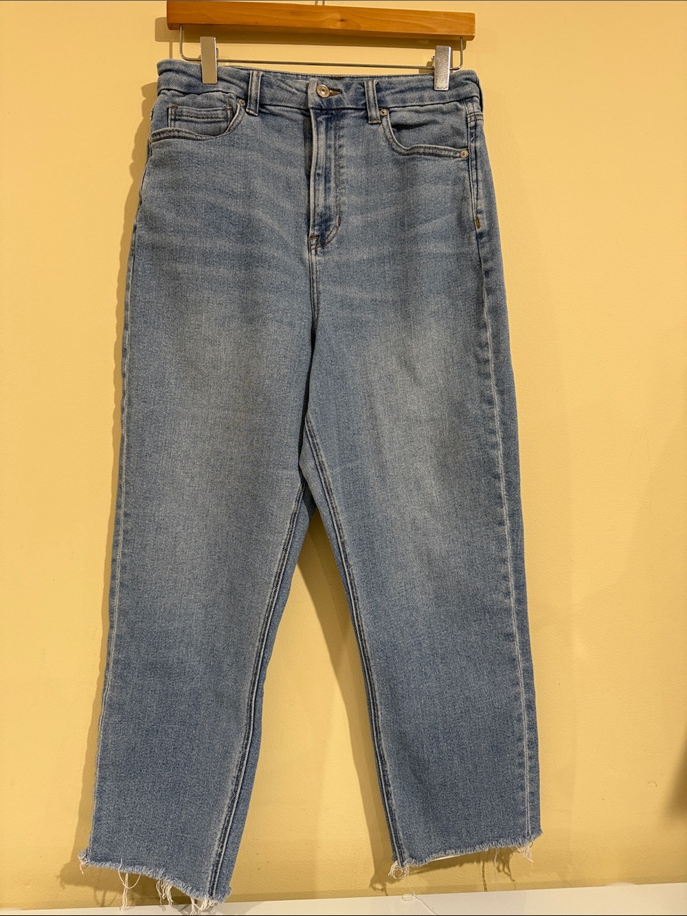 American Eagle high rise Light Wash Straight Leg Jeans size 10